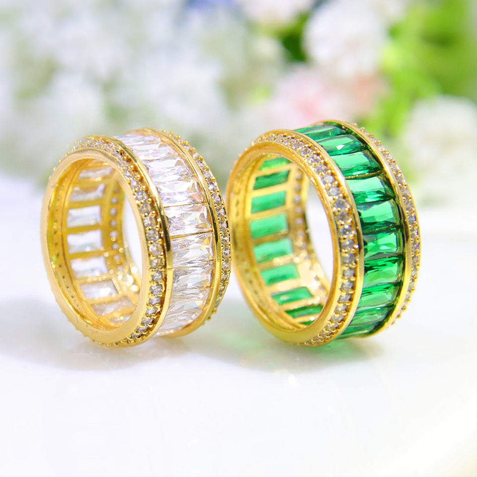 Gold-plated zircon ring in green and white