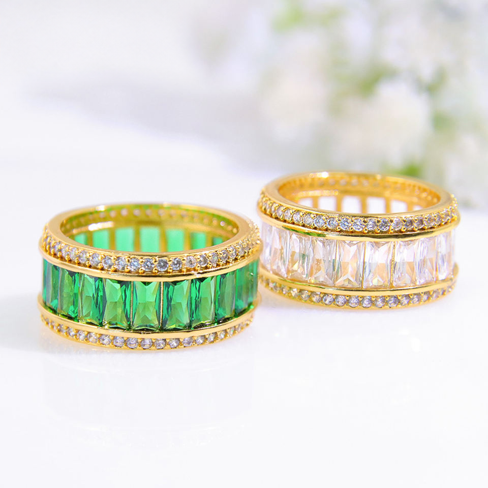 Gold-plated zircon ring in green and white — view 3